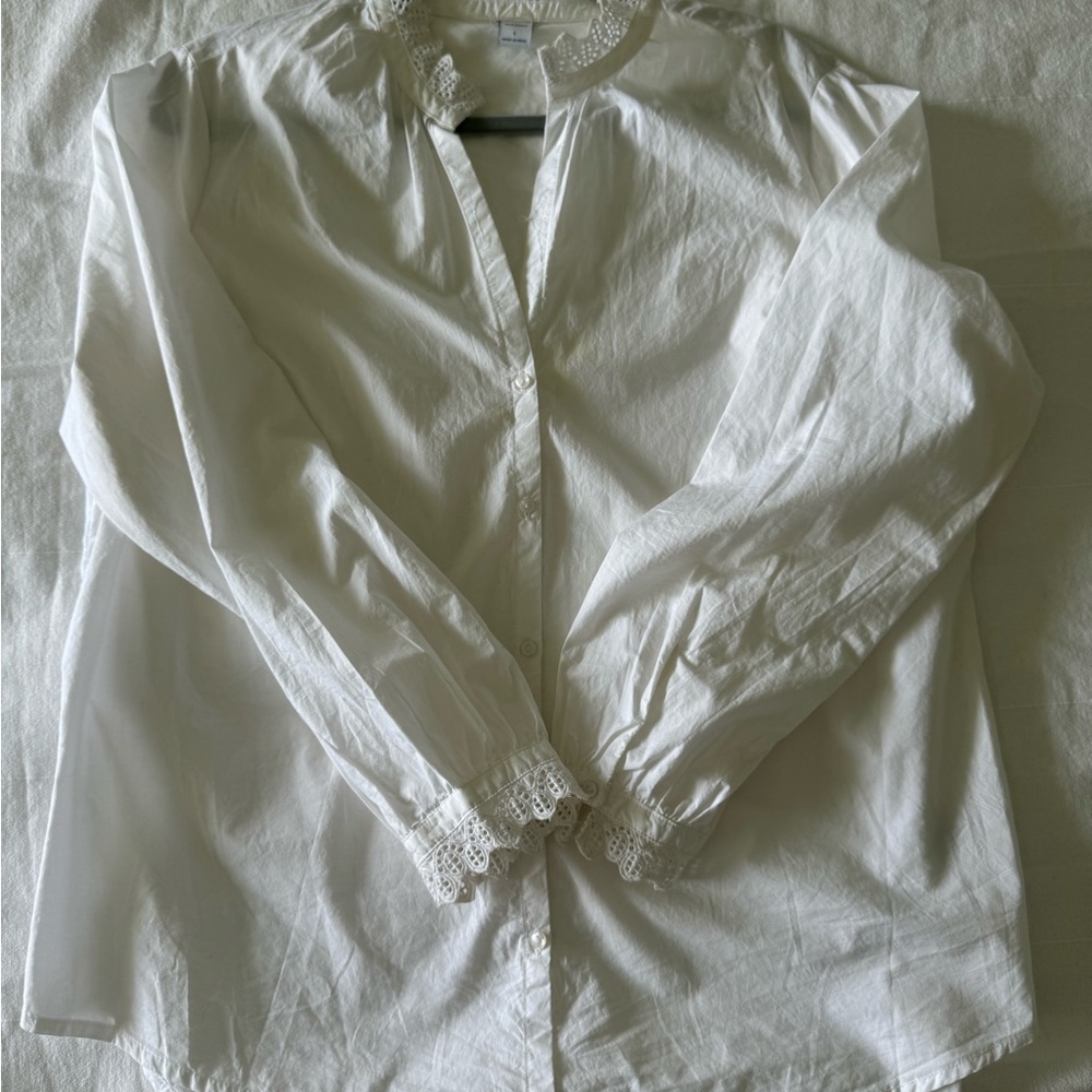 White cotton blouse, georgeus